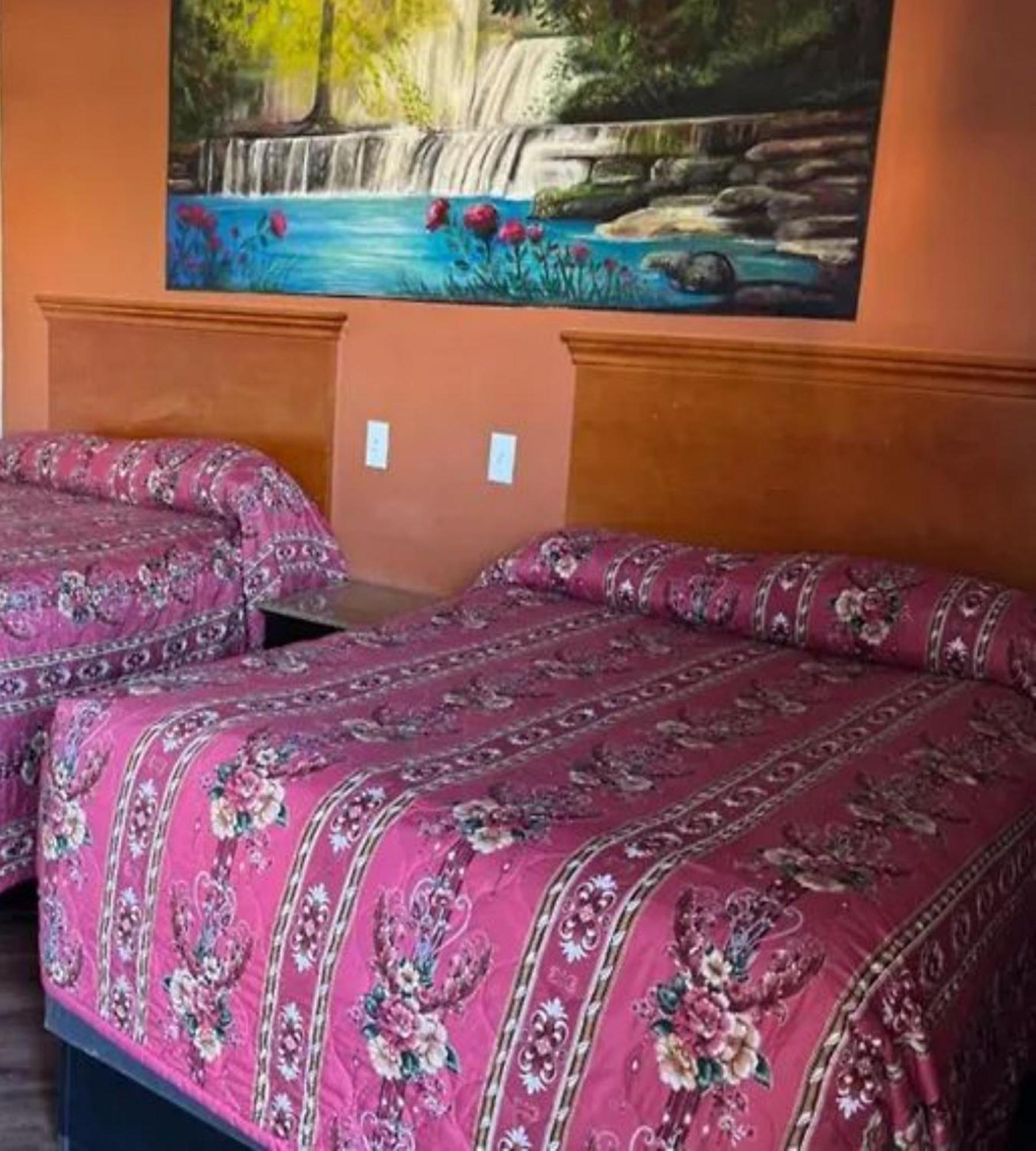 Robinhood Motel Anaheim West Exterior photo
