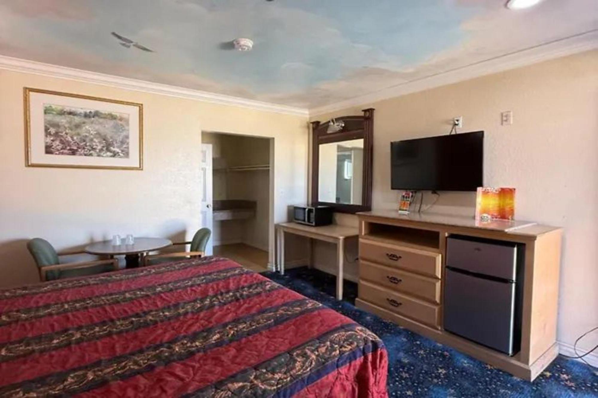 Robinhood Motel Anaheim West Exterior photo