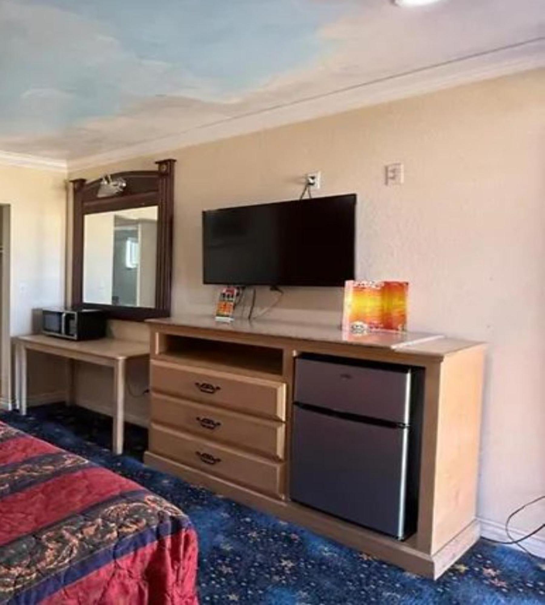 Robinhood Motel Anaheim West Exterior photo