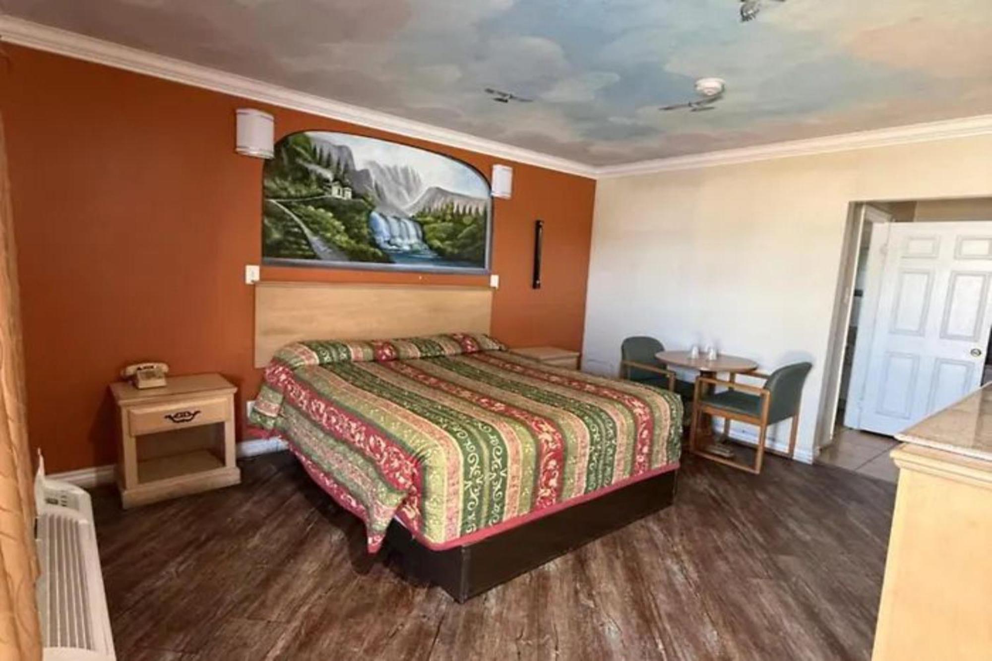 Robinhood Motel Anaheim West Exterior photo