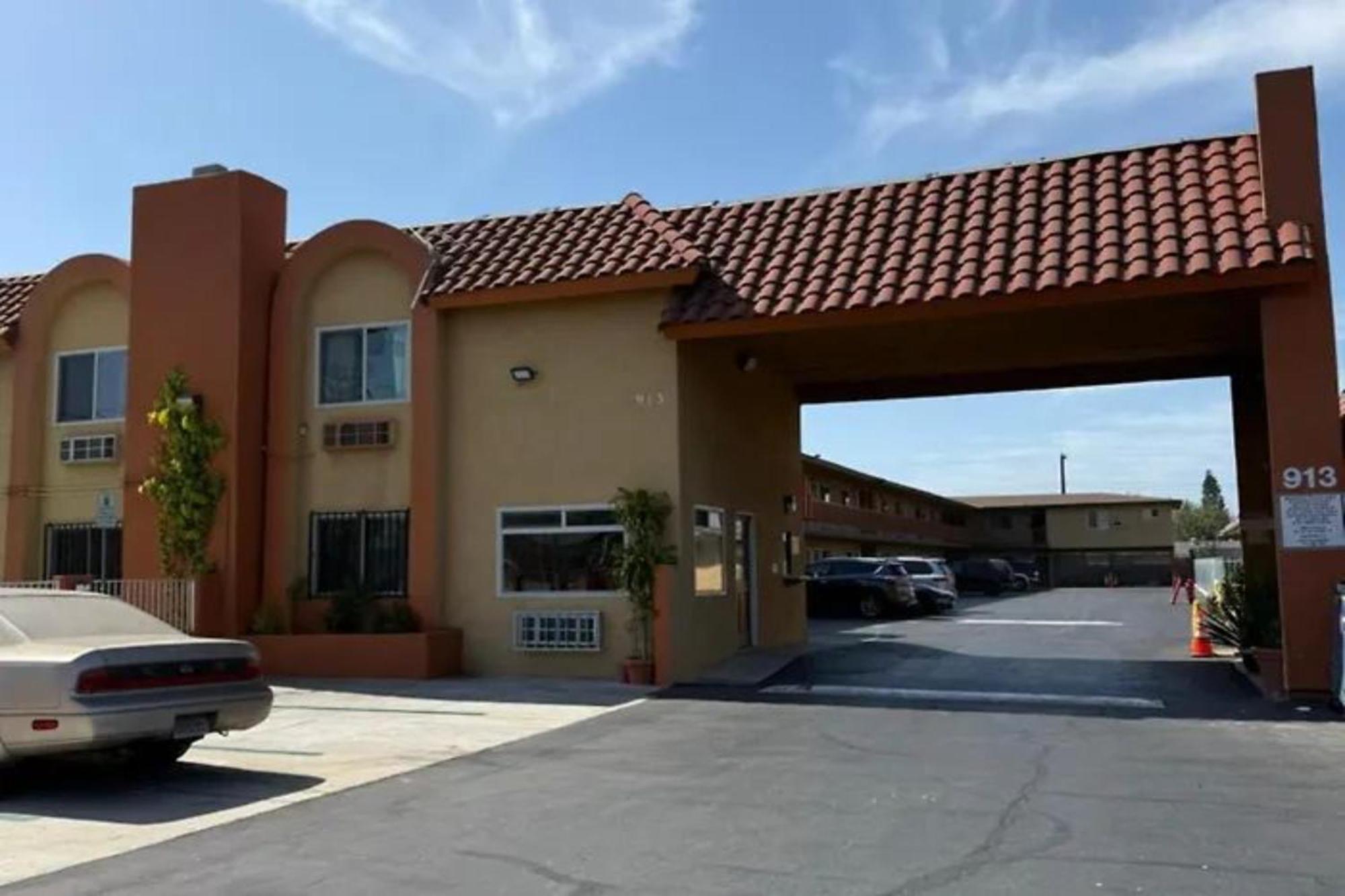 Robinhood Motel Anaheim West Exterior photo