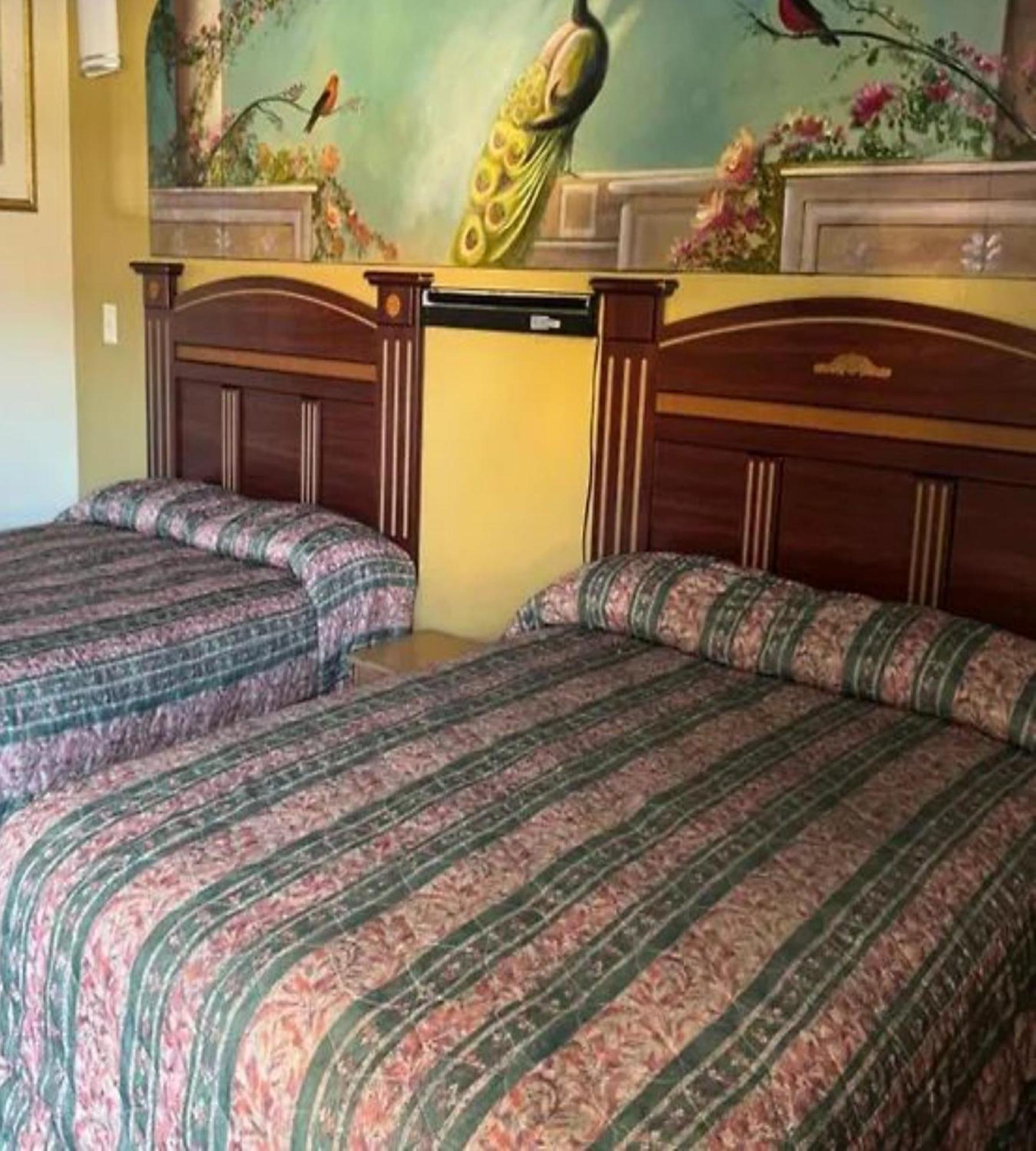 Robinhood Motel Anaheim West Exterior photo